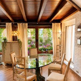 Fabuloso Bajo con Jardines, hotel in Santander