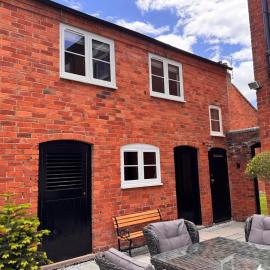 The Old Coach House - A beautifully renovated detached coach house in the centre of Astwood Bank