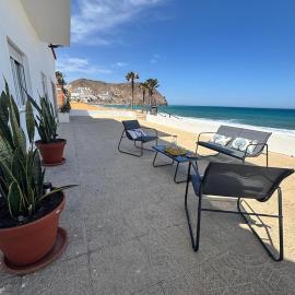 Casa con acceso directo a la playa, hotel a Carboneras