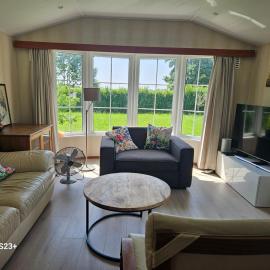 De Weerribben Wieden, Natuurhuisje, hotel in Wanneperveen
