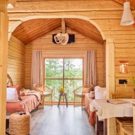 Forest Cabin Ainola with Lake View next to Nuuksio National Park, хотел в Otalampi