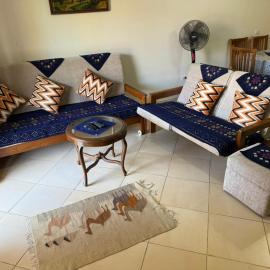 Jhvfgt, hotel in Dawwār al Ḩajj Aḩmad