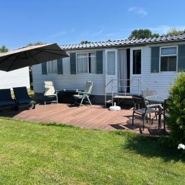 Camping BuitenRijk - Chalet D35 Huisdier vrij, hotel in Valthermond