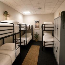 Brunsi Hostel