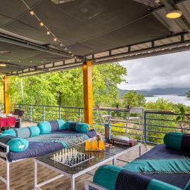 Cosmicstays Lake County - A Sunset View Lakehouse, hotel u gradu Mulshi