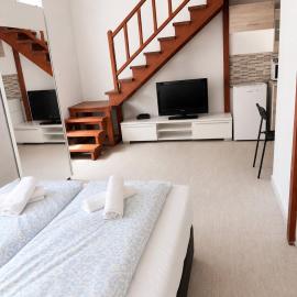 Holdfény apartman