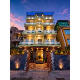 Hotel BJ Puri - Near Sea Beach - Free Wi-fi - Restaurant - AC Rooms - Parking Facilities, hotel u gradu Puri