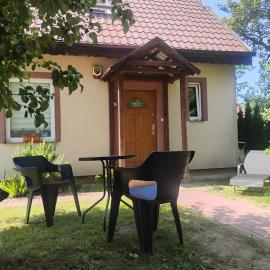 Lipowy domek Mazury, hotel u gradu Pjecki