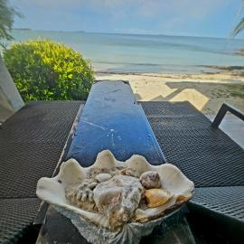 Koh Samed Lungdam Hutbeach เกาะเสม็ดลุงดำฮัทบีช, hotel v mestu Ao Phutsa