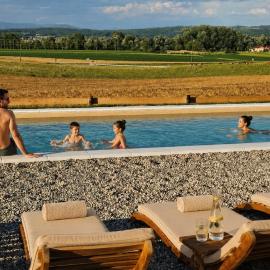 Resort Village Majer - Spa, Pool & Glamping, hotel sa Gradac
