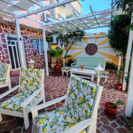 Guest House Аnestievi, отель в городе Ахтопол