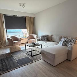 Modern & Spacious Apartment Near City Center