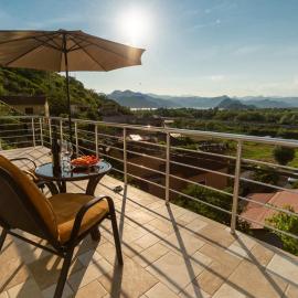 The Best Lake View Studios Borisic, hotel a Vranjina