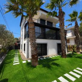 Pearl Mansion-1 Modern 3BR Garden House Near Beaches in Cunda