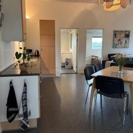 Newly built family-friendly apartment, hotel u gradu Hovborg