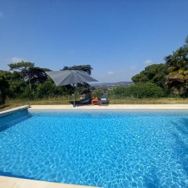 Chambre d'étape et Gîte de séjour- DomaineSalamandre-fr - Piscine, Nature, GR65 et Télétravail, hotel em Lauzerte