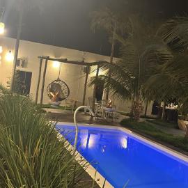 Casa Completa com Sauna, Ofurô Quente e Piscina Quente Roupa de Cama Incluso Aceitamos PET PARCELAMOS ATÉ 12x no Cartão De Crédito Sem Juros – hotel w mieście Caldas Novas