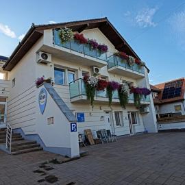 Hévíz Springs Residences, hotel in Alsópáhok