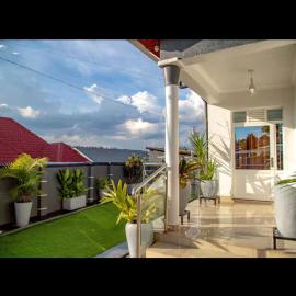 PENTHOUSE MPINGA RIMWEe