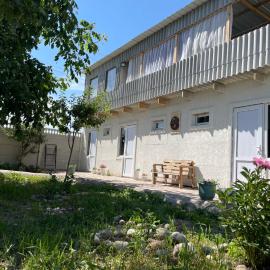 Guest house Maksat, hotel in Bokonbayevo