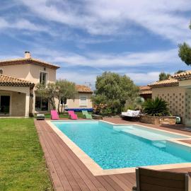 Magnifique villa avec piscine, hotell i Marignane