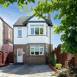 Det 3 bed house 2 mins to Lord St, 2 miles to Royal Birkdale Golf Club