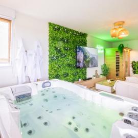 Le Cocon Balinais Jacuzzi, Sauna, Piscine Cugnaux, hotel in Cugnaux