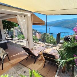 Studio Apartment Đuli Rabac with private hot tub, bike box and free parking, hotel a Rabac