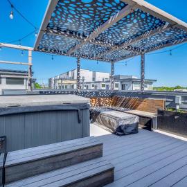 Walk to Mile High Stadium: Denver Home w/ Deck: Denver şehrinde bir otel