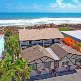 Direct Ocean View I Balcony I Steps to Sand, hotel in Cocoa Beach