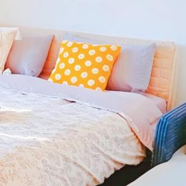 Great for Families in Lourinhã-Double Rooms-Private Baths-Free Parking & Extra Bed, hotel a Lourinhã