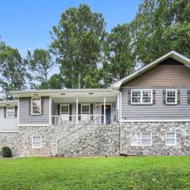 Lilburn Basement APT A min from stonemountainPark
