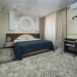 Spacious Modern Apartment mins drive to City Center