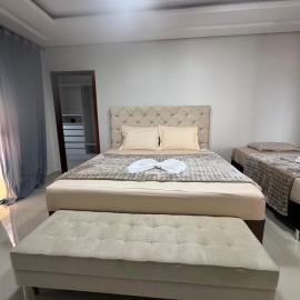 Sobrado com 3 quartos e piscina descanso e lazer, hotel sa Vilhena