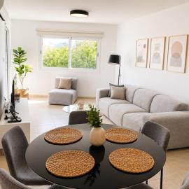 Andrianas Cozy Apartment, hotel di Paralimni