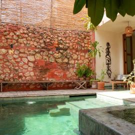 Domus Santa Barbara Apartments with Pool