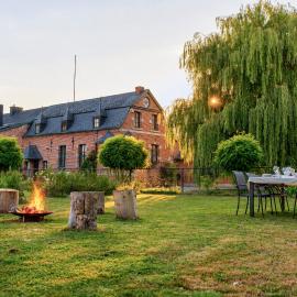 Les jardins du Quesnoy - 25min de Pairi Daiza, hotel in Blicquy