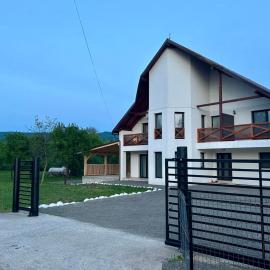Vila Safir MM, hotel v mestu Şurdeşti