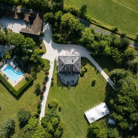 2 bedroom apartment in the grounds of a Chateau