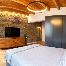 Stevoski Rooms - Modern Comfort in a Historic Stone House, hotel v mestu Cormòns