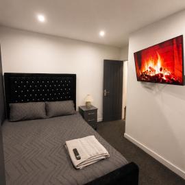 1 Bedroom Luxury Serviced Flat, 24hr Check in WiFi Netflix Washer Fully Equipped, hotel in Bradford