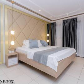 Etienne Gae 2, hotel i Douala