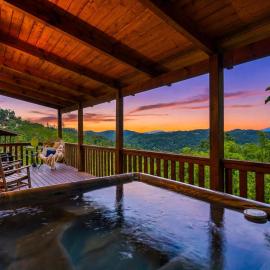 Heavenly Daze Amazing Mountain View, Hot Tub, Game Room!