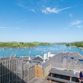 Absolute Heart of Salcombe - Estuary Views, Sauna, Hot Tub, hotel u gradu 'Salcombe'