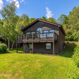 Luxury 3-Bedroom Lodge sleeps 8 Golf Resort, hotel in Belton