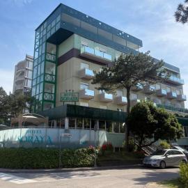 Hotel Soraya & Apartments, hotel sa Lignano Sabbiadoro