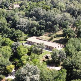 Apartamentos El Escondite de Pedro Malillo, готель у місті Канделеда