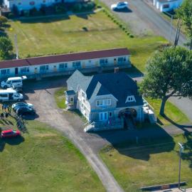 Silver Lining Inn and Motel, hotel u gradu Chéticamp