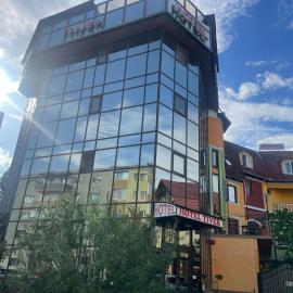 Hotel Tiver, hotel i Cîmpia Turzii