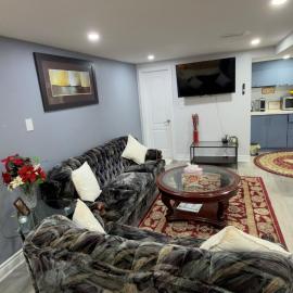 Beautiful lake view Basment room, hotel en Brampton